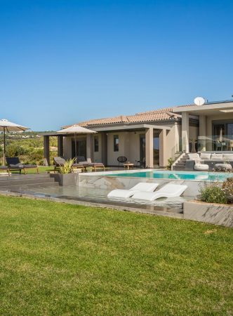 Avgi Luxury Villa